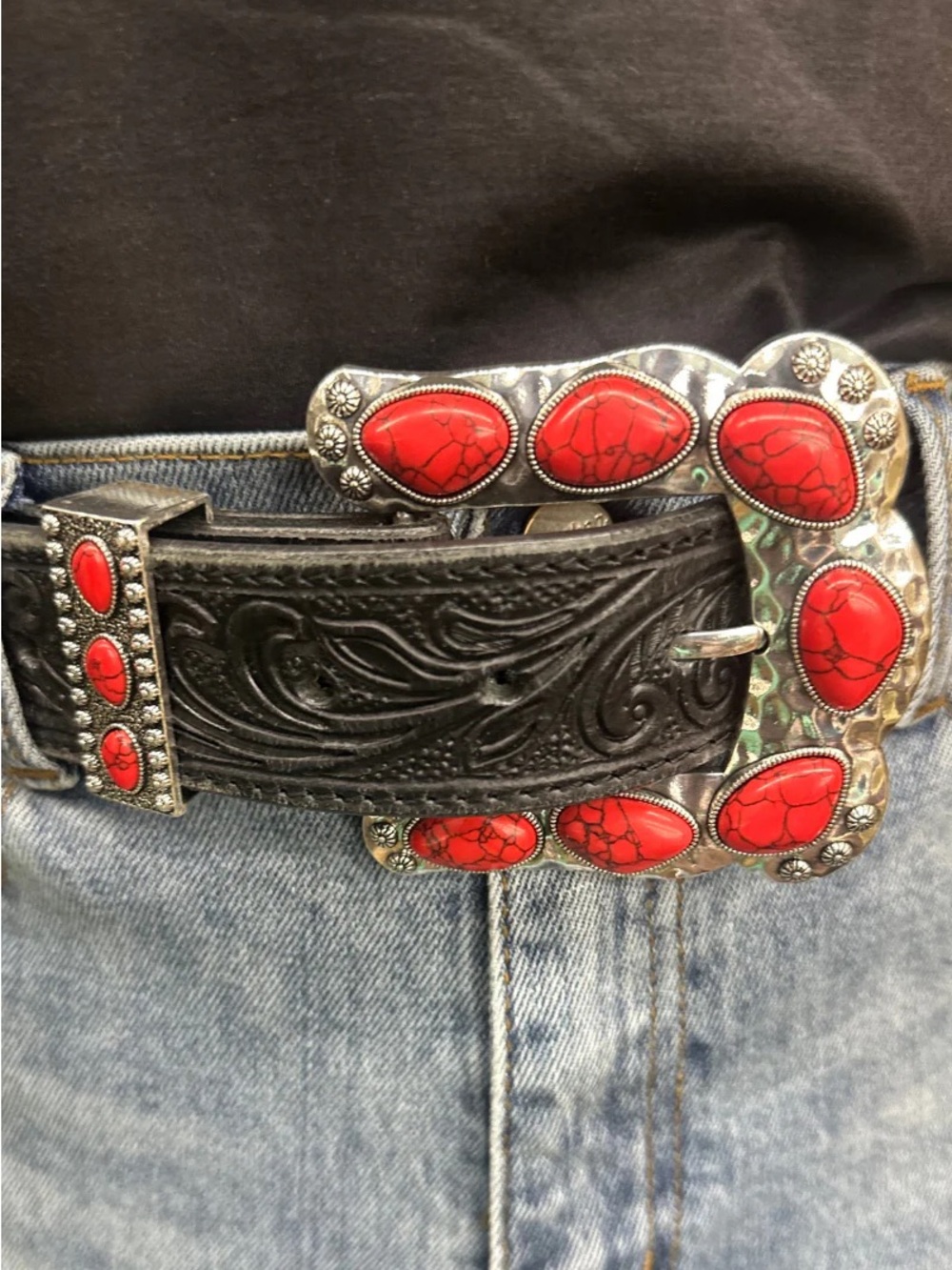 Red Stone Buckle - Picture 2 of 2